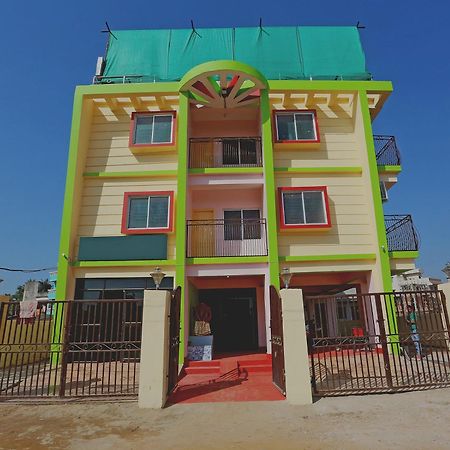 Hotel Grand Paradise Bhuvanesvar Kültér fotó