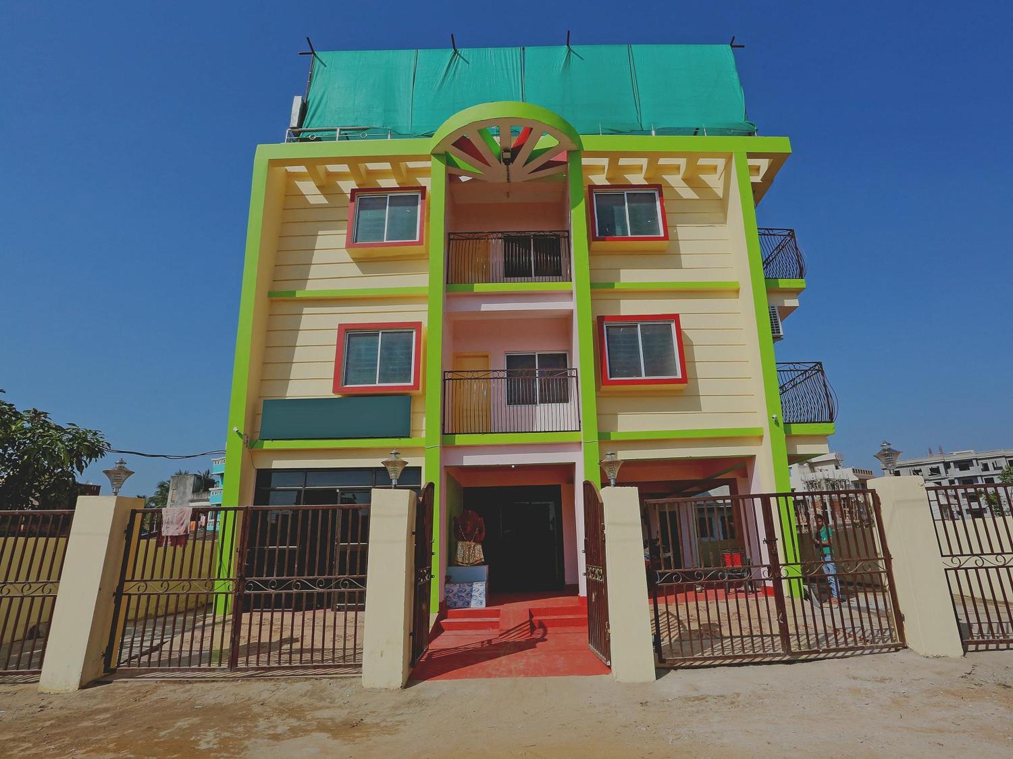 Hotel Grand Paradise Bhuvanesvar Kültér fotó
