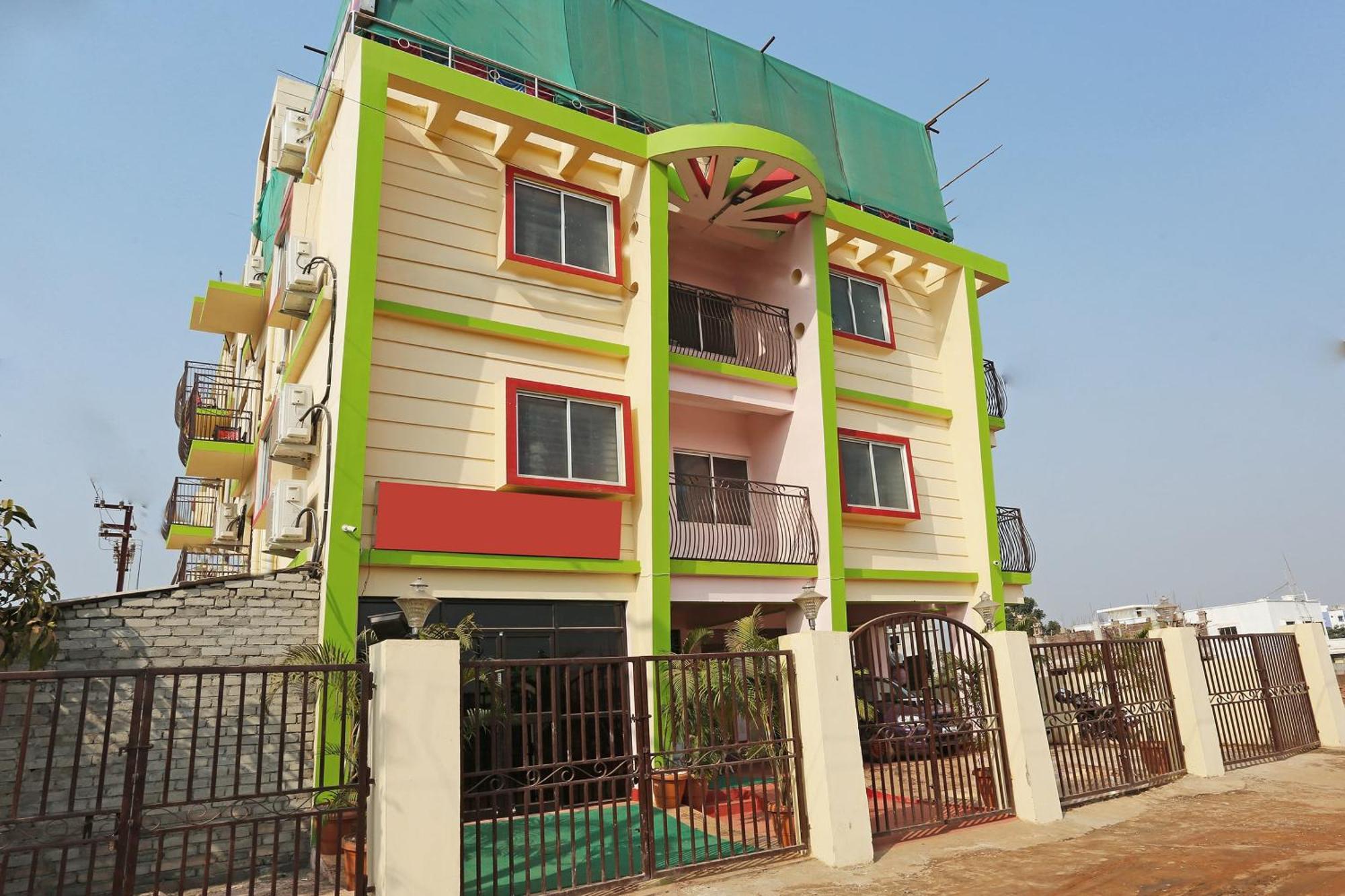 Hotel Grand Paradise Bhuvanesvar Kültér fotó
