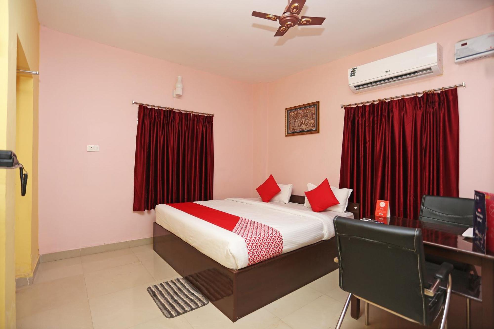 Hotel Grand Paradise Bhuvanesvar Kültér fotó