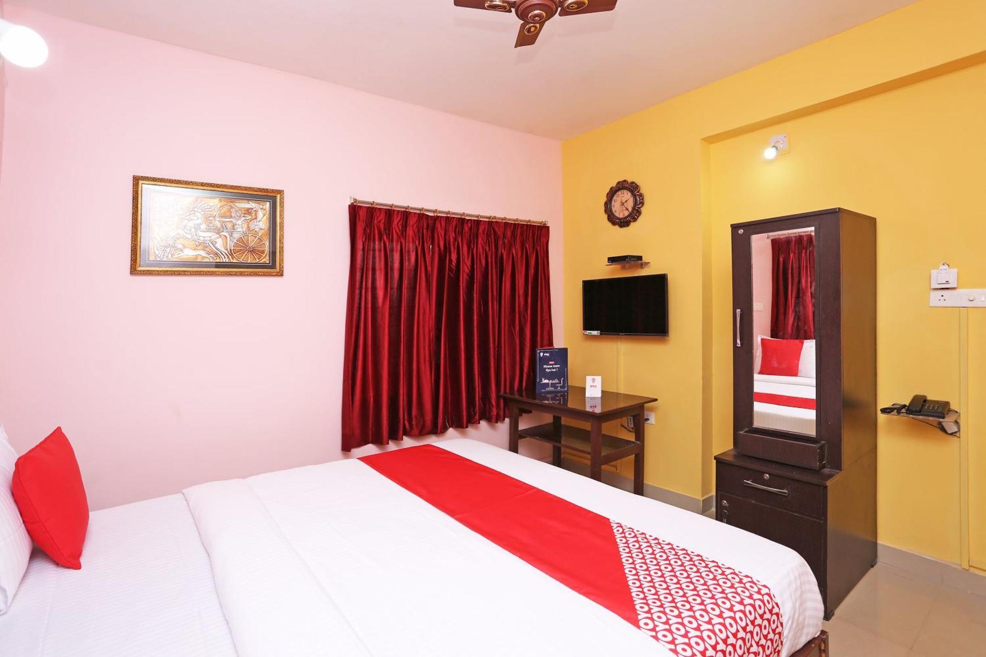 Hotel Grand Paradise Bhuvanesvar Kültér fotó