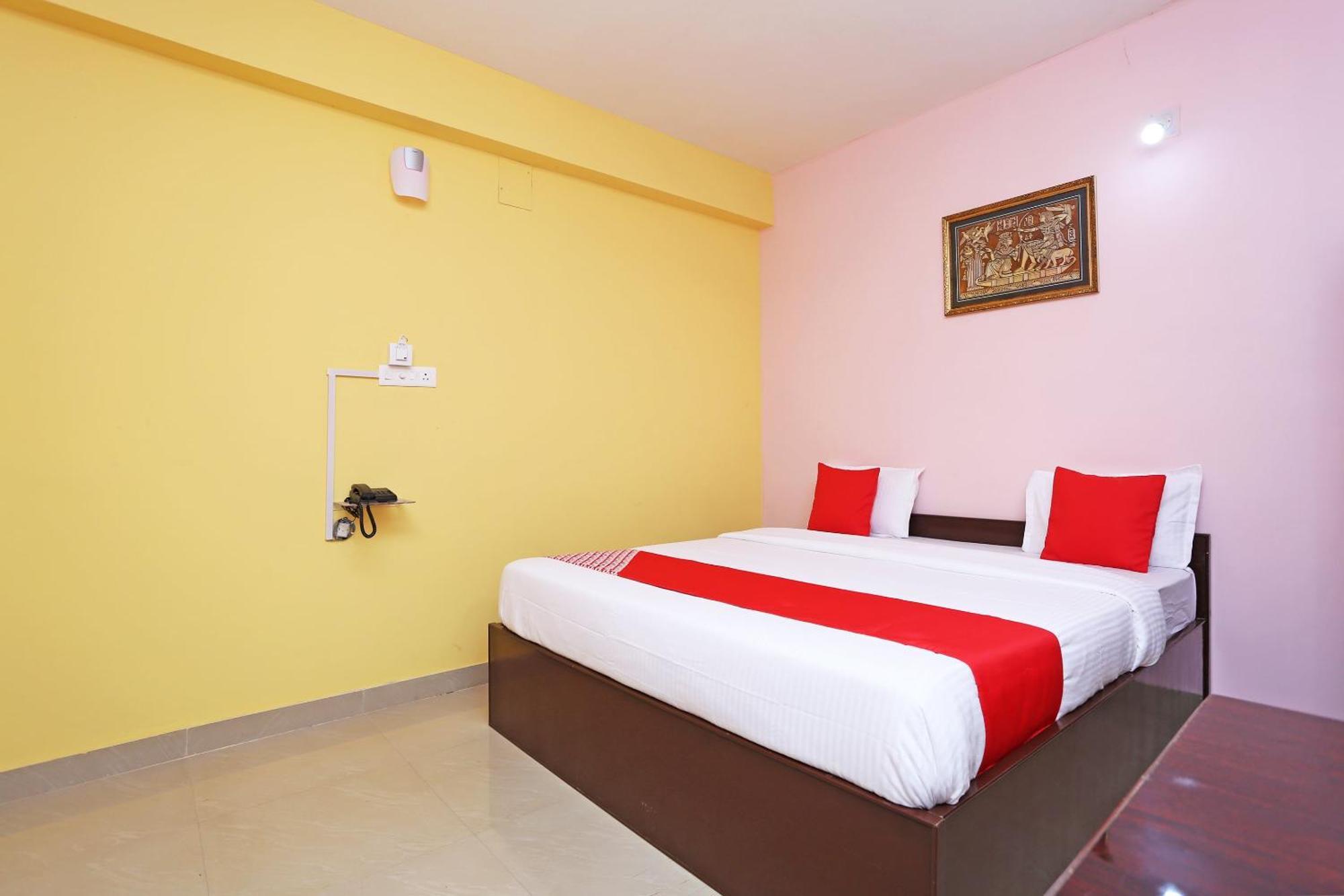 Hotel Grand Paradise Bhuvanesvar Kültér fotó