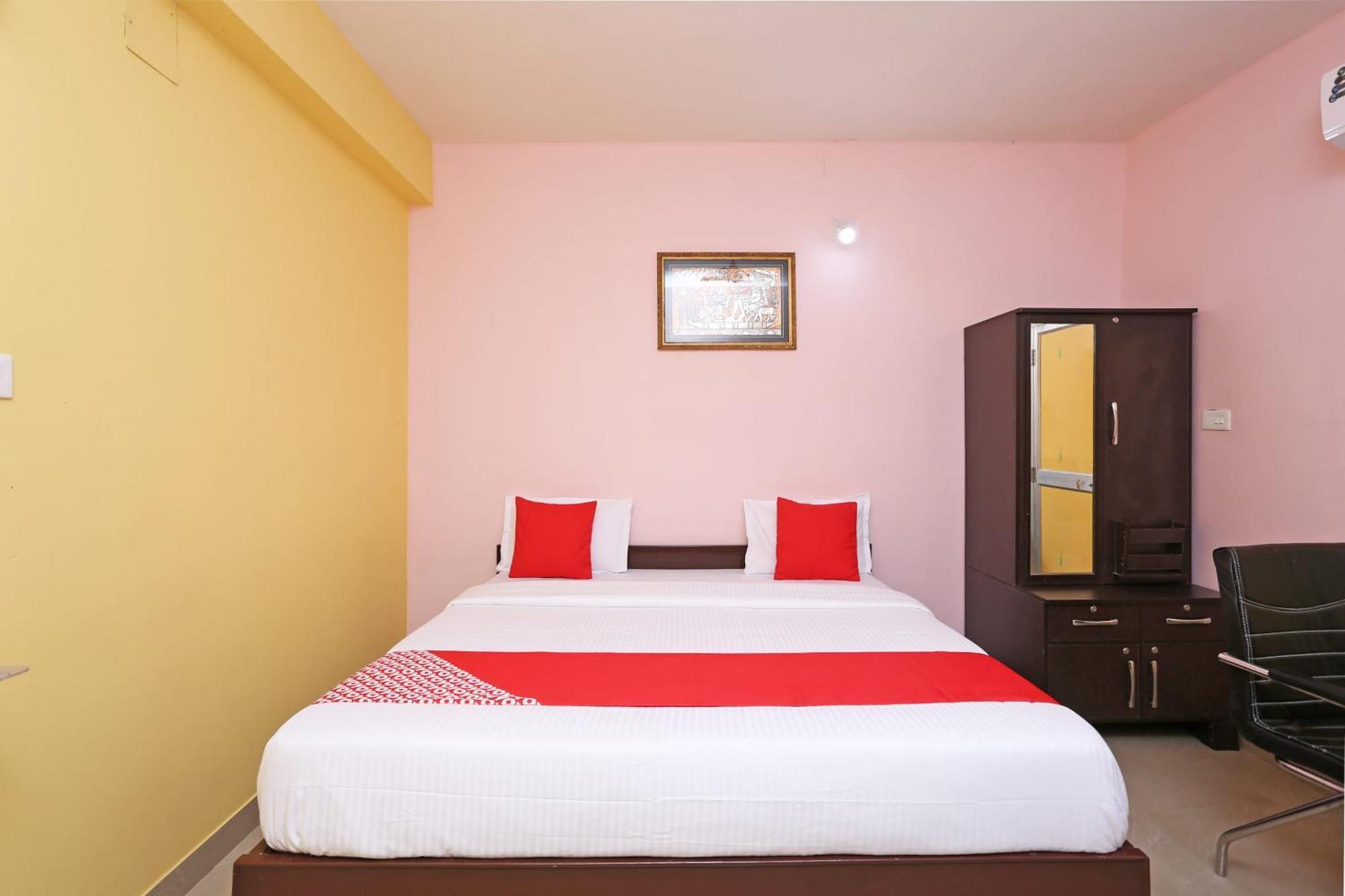 Hotel Grand Paradise Bhuvanesvar Kültér fotó